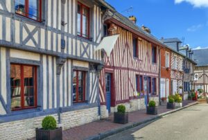 AdobeStock_209446399 Beuvron-en-Auge
