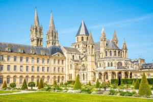 AdobeStock_615717840 Abbaye-aux-Hommes